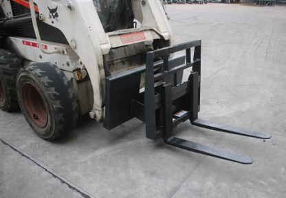 42" Pallet Forks for Skid Steer, 2500lbs Heavy Duty Pallet Fork Attachment with Quick Tach Frame, Dual Blade Design for Tractors & Compact Loaders